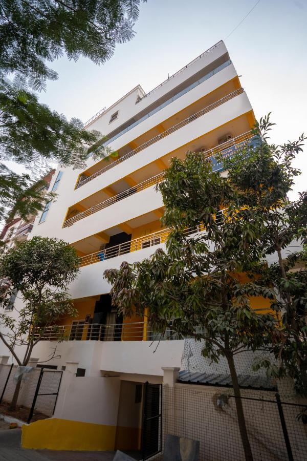 Yellow Bells Signature Hitec City 하이데라바드 외부 사진