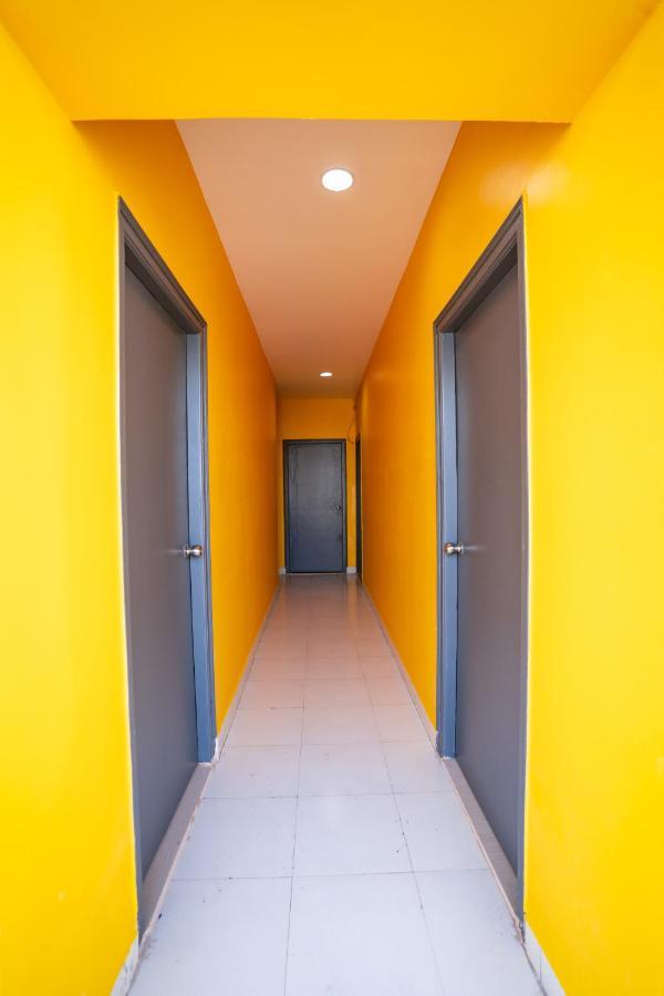 Yellow Bells Signature Hitec City 하이데라바드 외부 사진