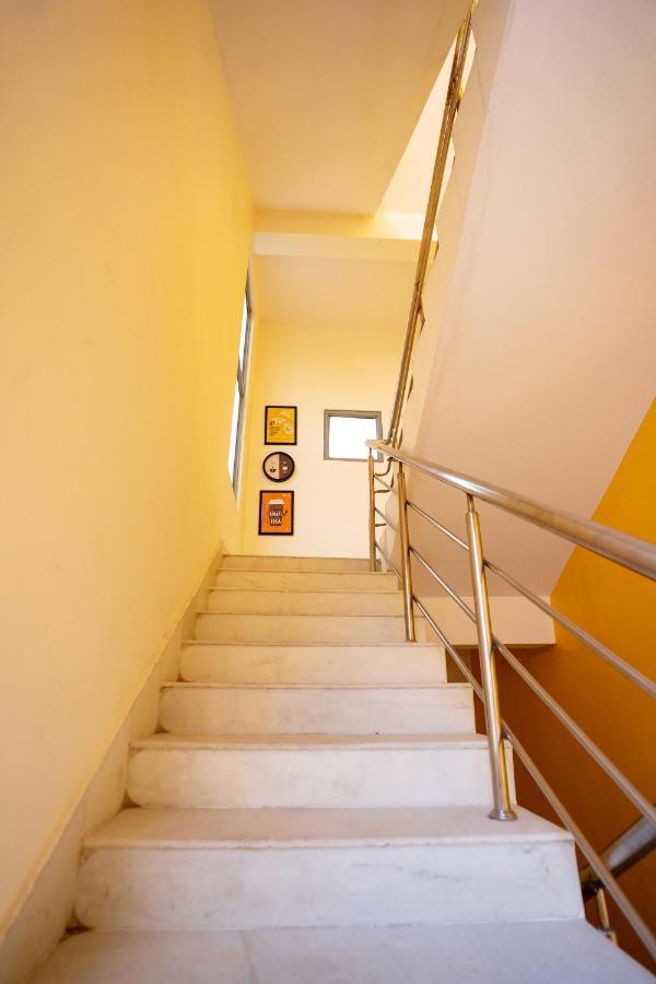 Yellow Bells Signature Hitec City 하이데라바드 외부 사진